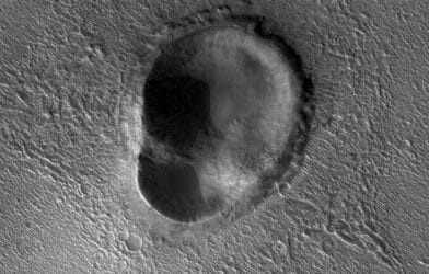 Ear-shaped crater on Mars