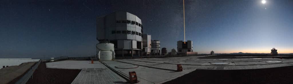 This amazing panorama shows the observing platform of ESO’s Very Large Telescope (VLT) on Cerro Paranal, in Chile. 