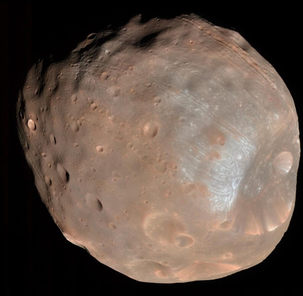 The High Resolution Imaging Science Experiment (HiRISE) camera on NASA's Mars Reconnaissance Orbiter took this image of Mars' moon, Phobos, in 2008.